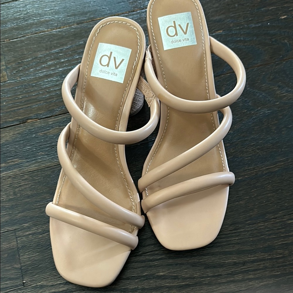 Dolce Vita Women's Cream Strappy Sandals